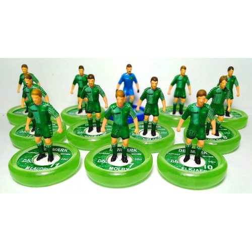 Subbuteo Andrew Table Soccer Denmark 3rd kit 1986 World Cup Team on WSB Professional bases